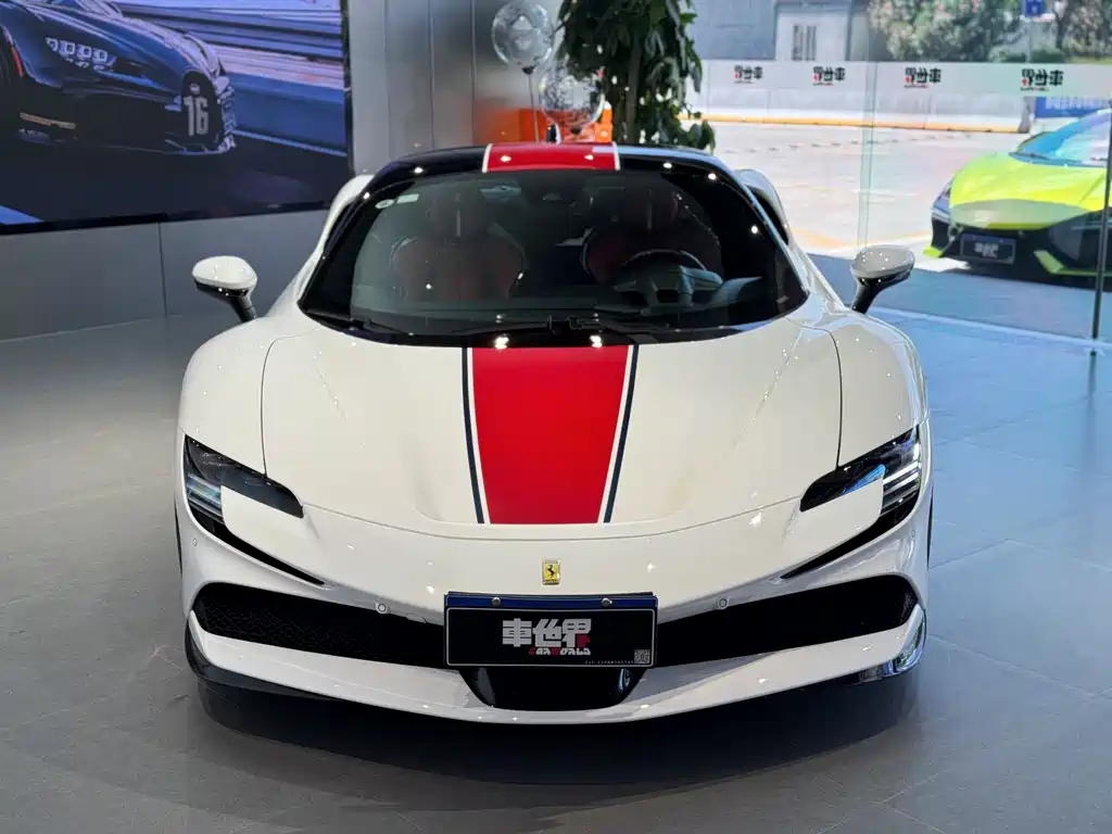 SF90 2020 модель 3,9 T V8 Stradale