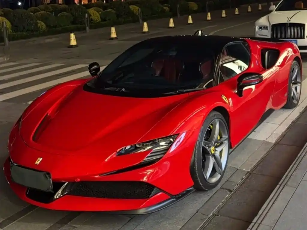 SF90 2020 модель 3,9 T V8 Stradale
