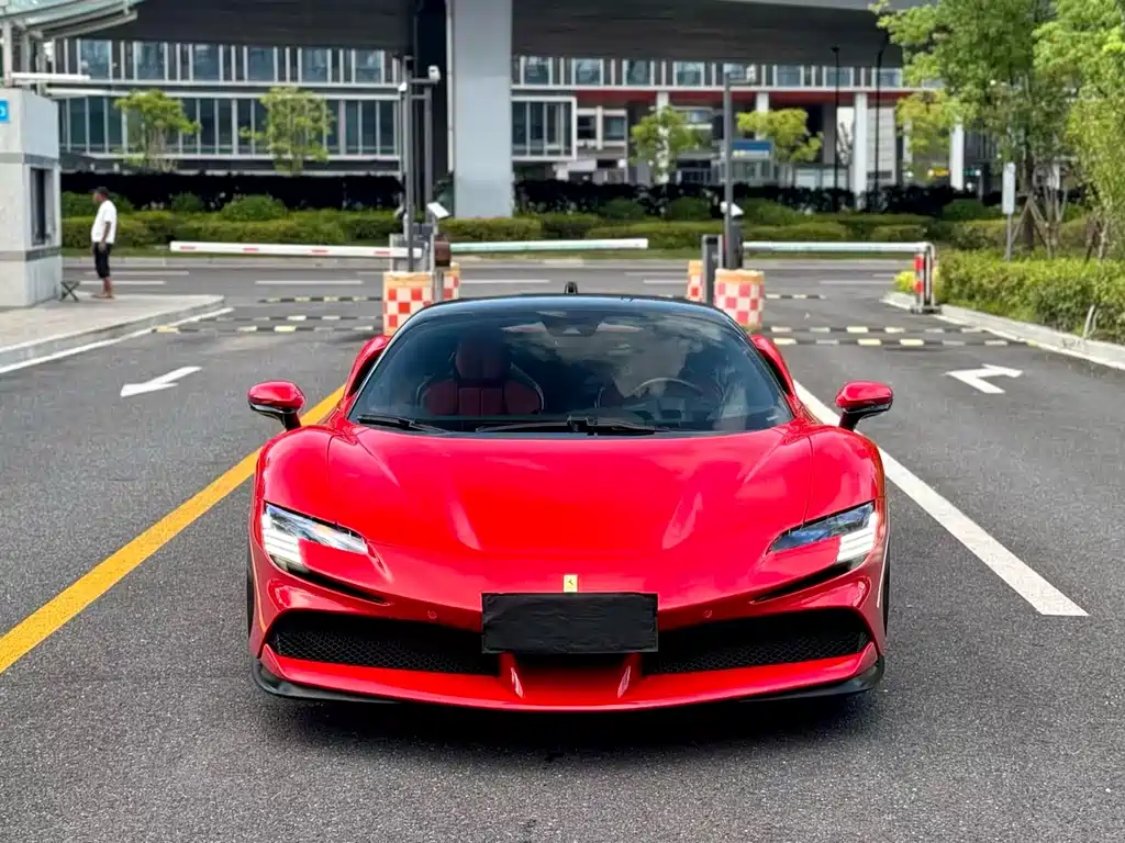 SF90 2020 модель 3,9 T V8 Stradale