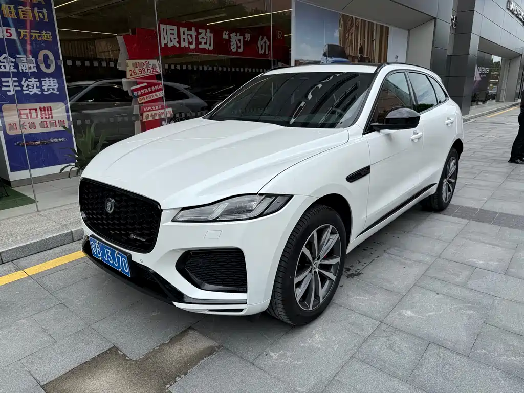 Jaguar F-PACE 2024 P250 R-Dynamic SE