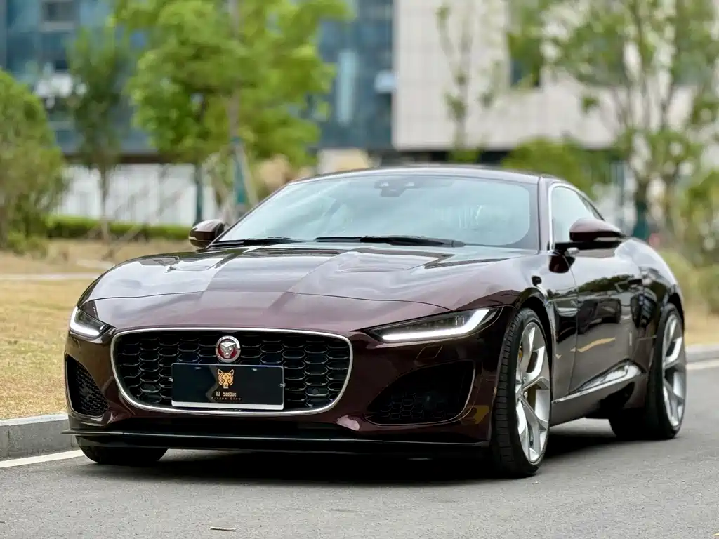 Jaguar F-TYPE 2021 P300 rear drive hardtop version