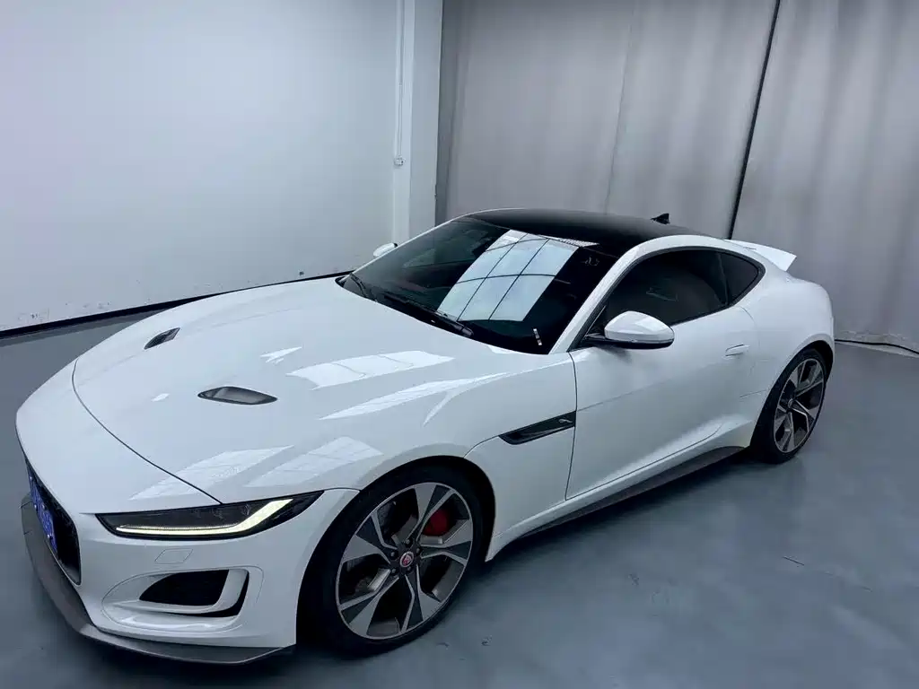 Jaguar F-TYPE 2021 P300 с задним приводом First Edition с жестким верхом
