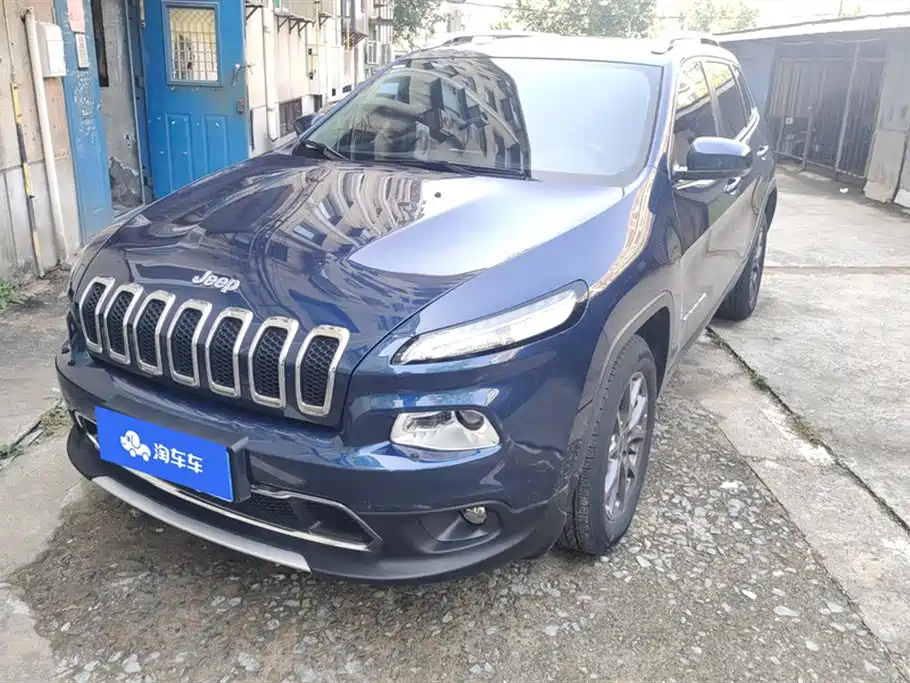 Free Light 2020 2.0L two-wheel drive classic sports version
