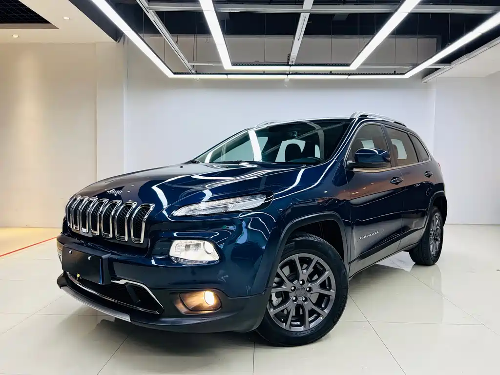 Free Light 2020 2.0L two-wheel drive classic sports version
