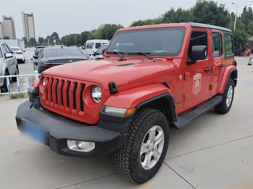 Четырехдверная версия Wrangler 2021 2.0T Sahara