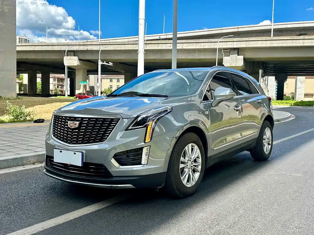 Cadillac XT5 2021 2.0T с двойным приводом модного типа