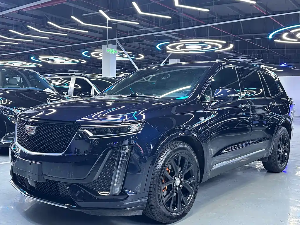 Cadillac XT6 2021 28T six-seater fashion model