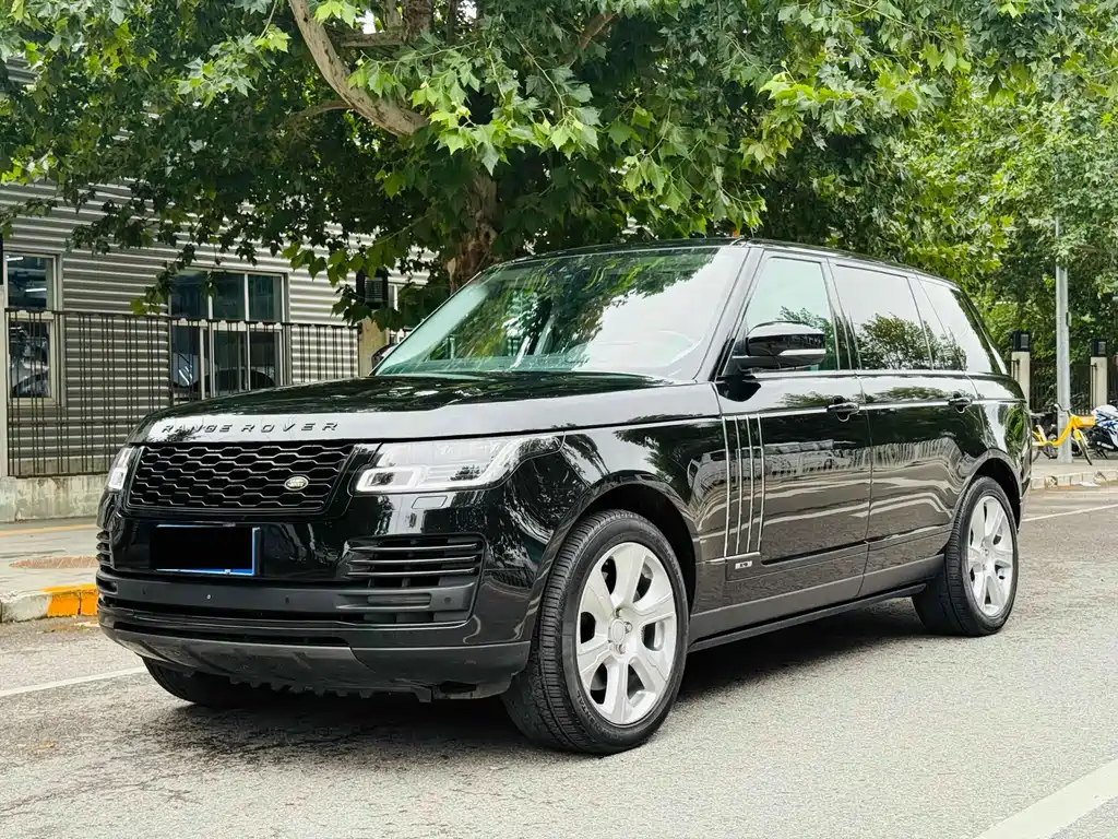 Range Rover 2019 модель 3.0 SC V6 получил расширенную версию