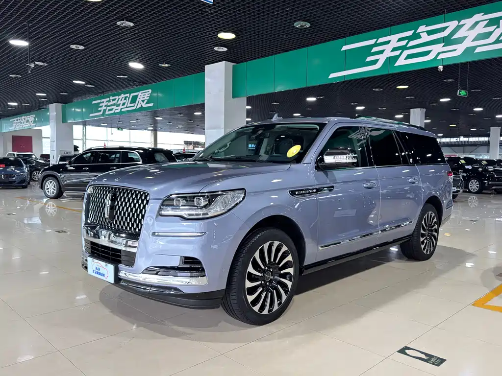 Navigator 2024 3.5T Long Axis Presidential Edition