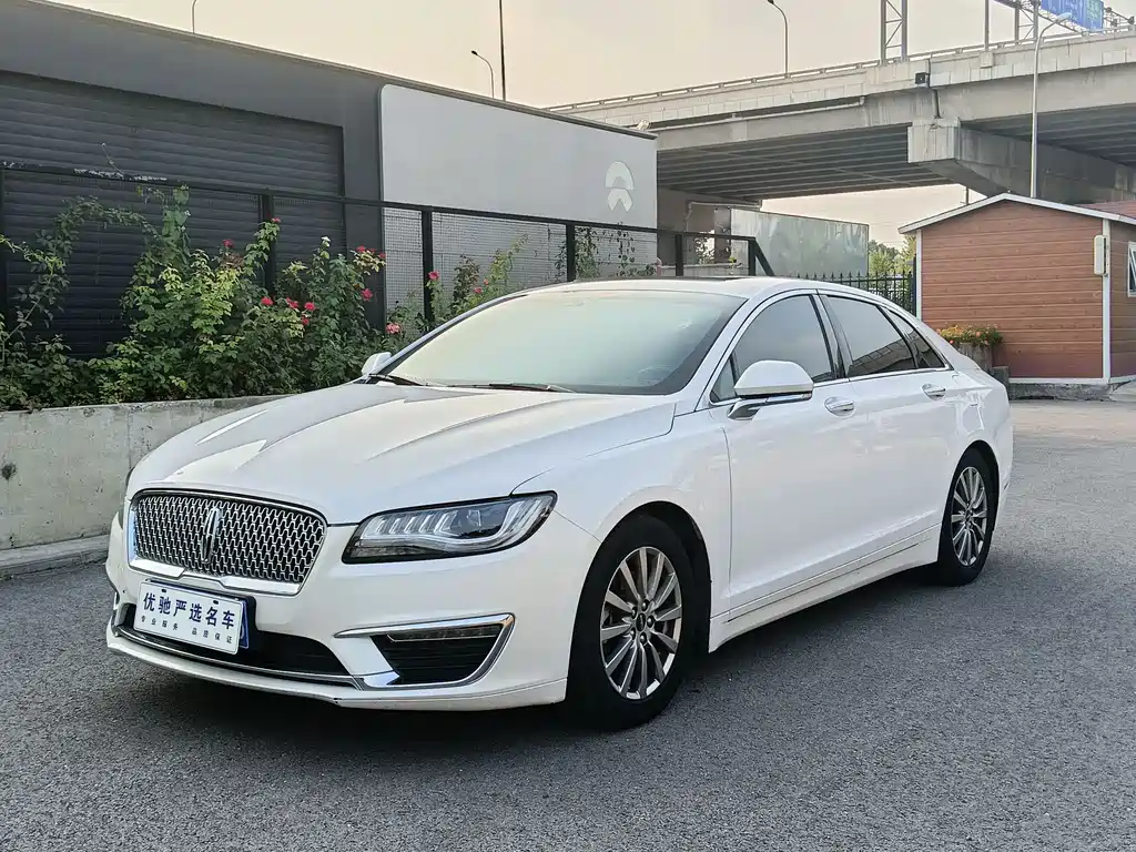 Lincoln MKZ 2020 2.0T Premium Edition