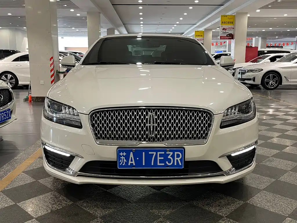 Lincoln MKZ 2020 2.0T Premium Edition