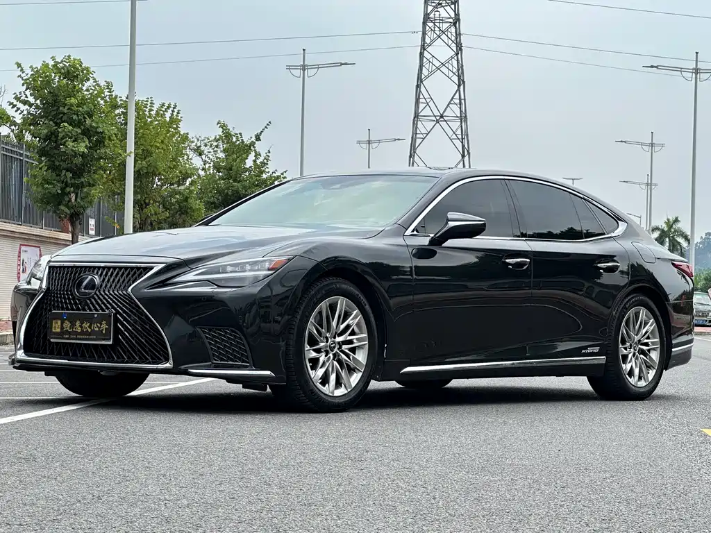 Lexus LS 2021 500h Deluxe Edition