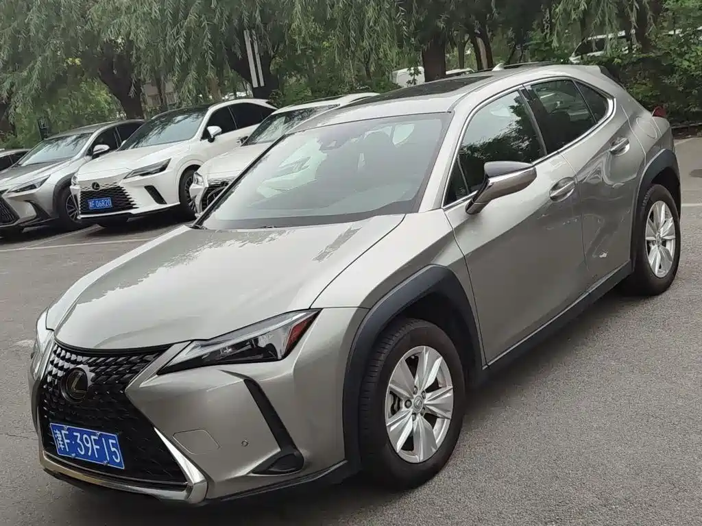 Lexus UX 2022 260h Explore-Fun Edition