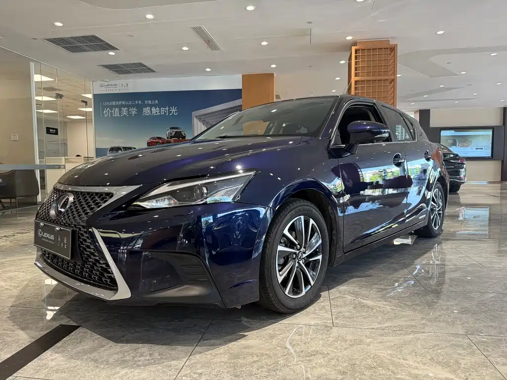 Lexus CT 2020 CT200h Comfort Edition Monochrome