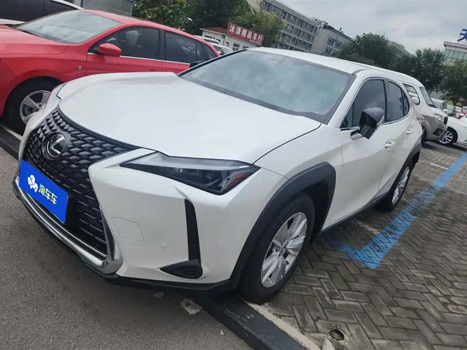 Lexus UX 2022 260h Explore-Cool Edition