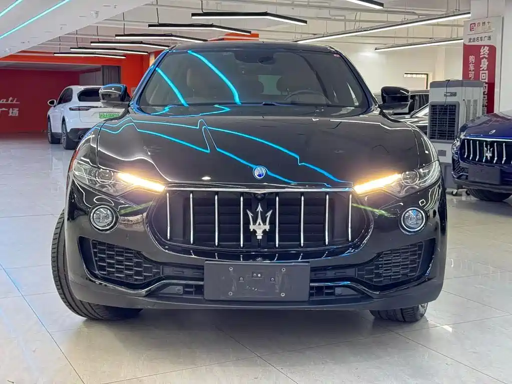 Levante 2019 модель 3.0T Standard edition Страна V