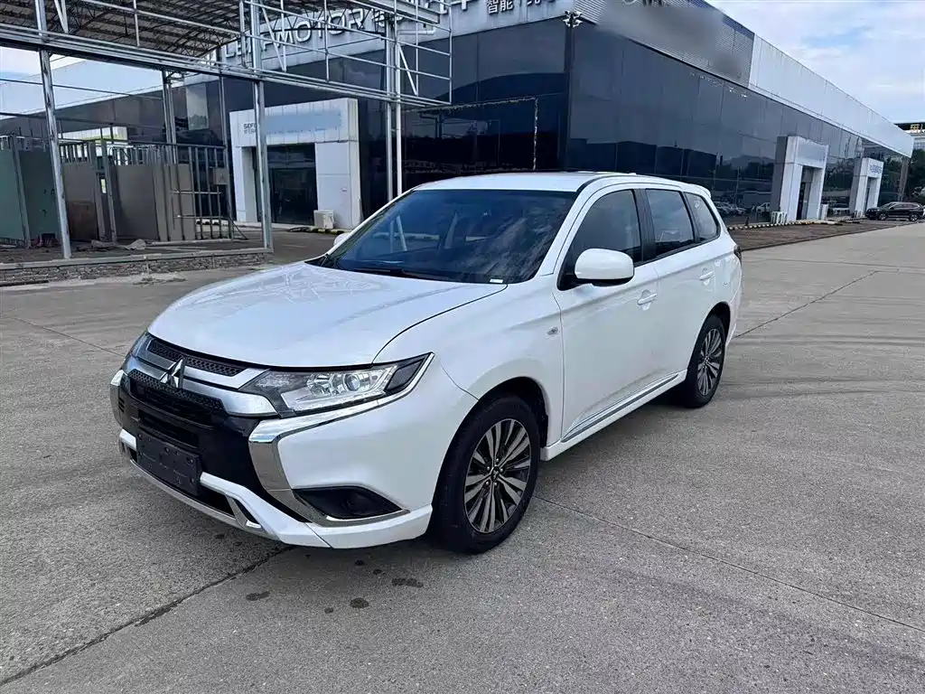 Outlander 2021 facelift 2.0L two-wheel drive version 5 seats
