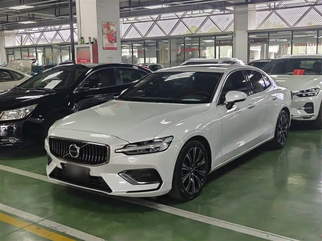 VOLVO S60 2023 B4 Intelligent Luxury Edition