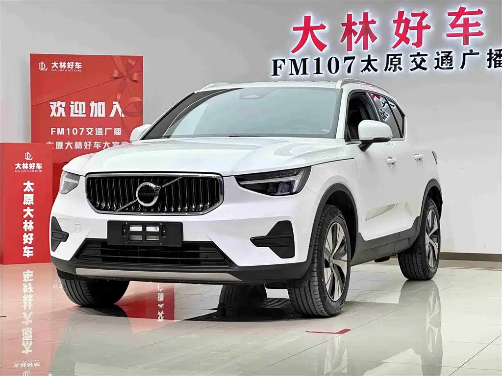 VOLVO XC40 2024 B3 Intelligent Luxury Edition