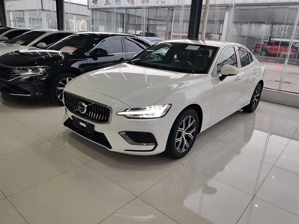 Volvo S60 2025 B4 Zhiyi Deluxe Edition