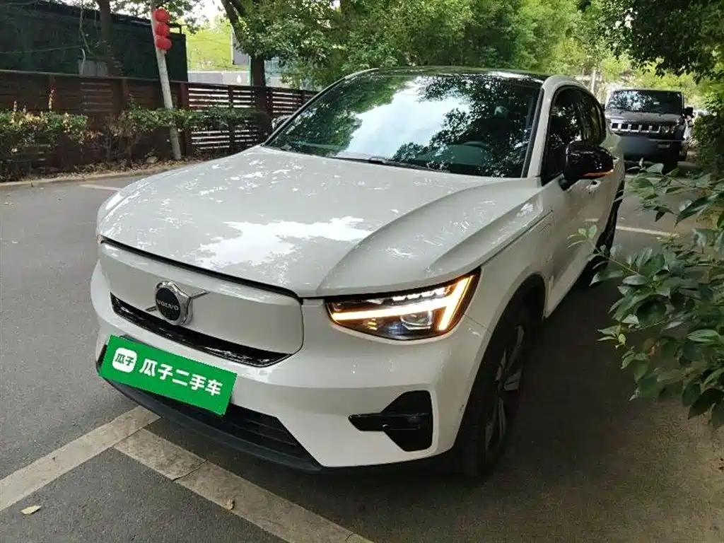 Volvo C40 2022 Версия PRO с длительным сроком службы аккумулятора