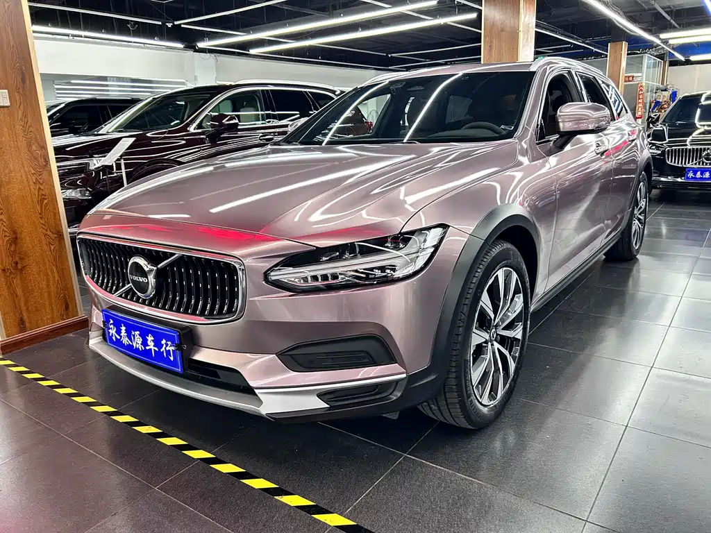 Volvo V90 2023 Cross Country B5 AWD Zhiyuan Edition
