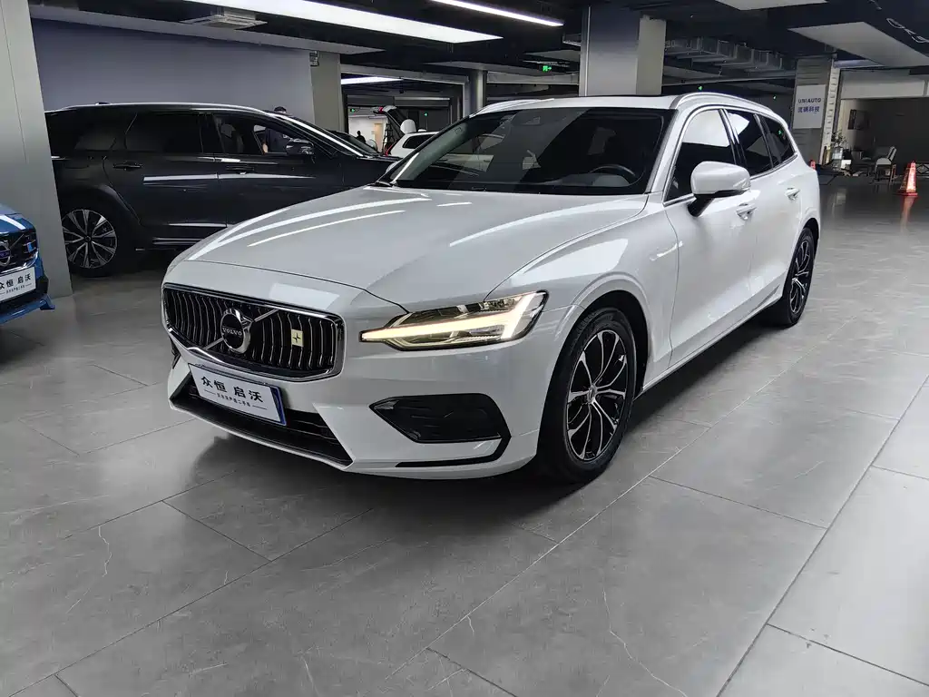 VOLVO V60 2021 B4 Intelligent Deluxe