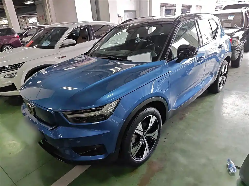 Volvo XC40 New Energy 2022 полноприводная высокопроизводительная версия PRO