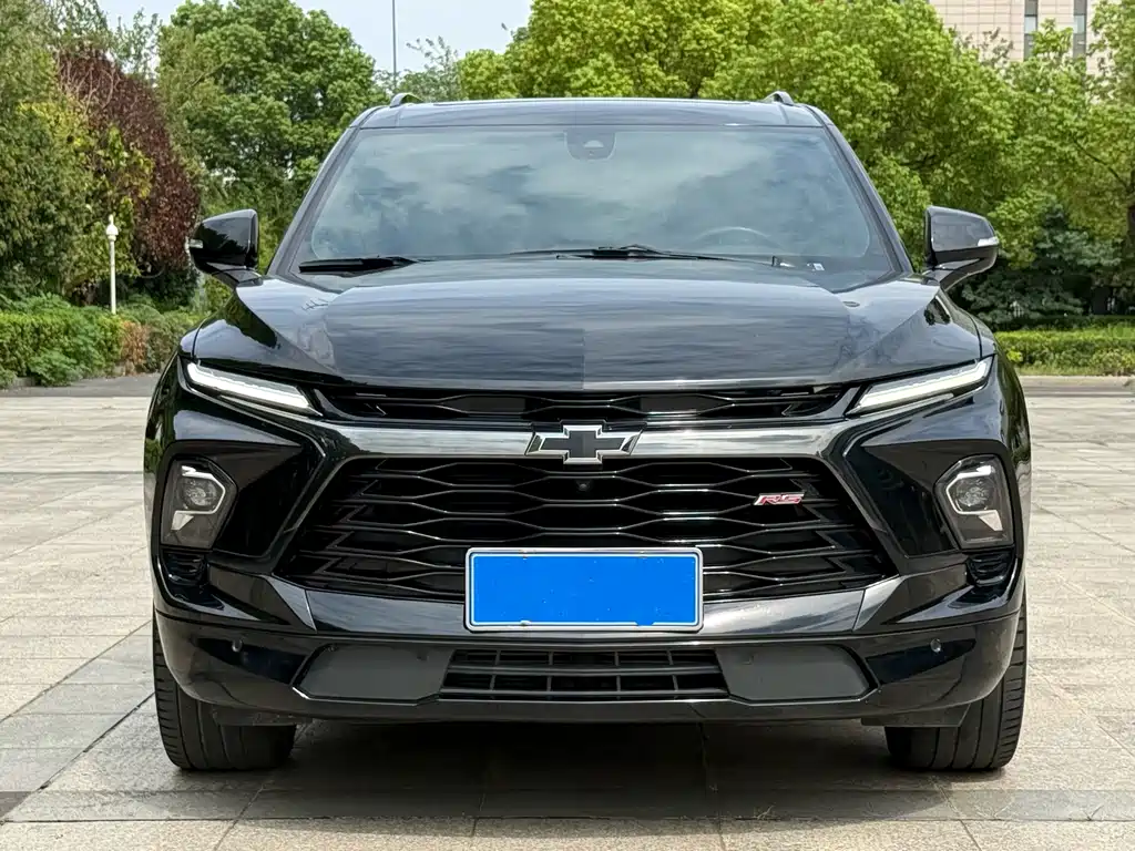 Версия легкого гибридного двигателя Trailblazer 2023 650T RS с двойным сцеплением и полным приводом
