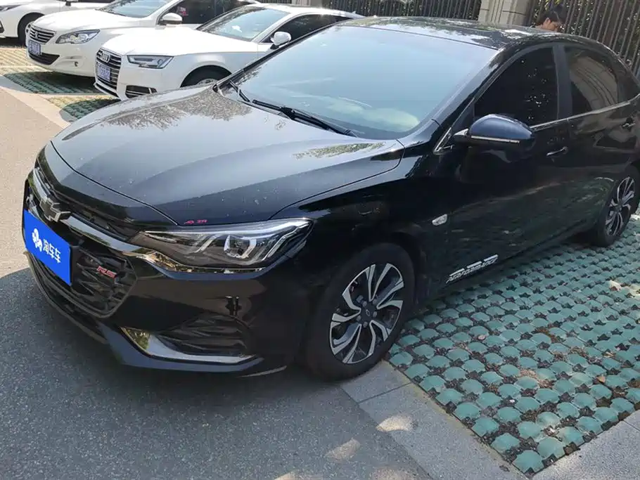 Cruze 2022 Light Hybrid RS 330T Automatic Fun Version