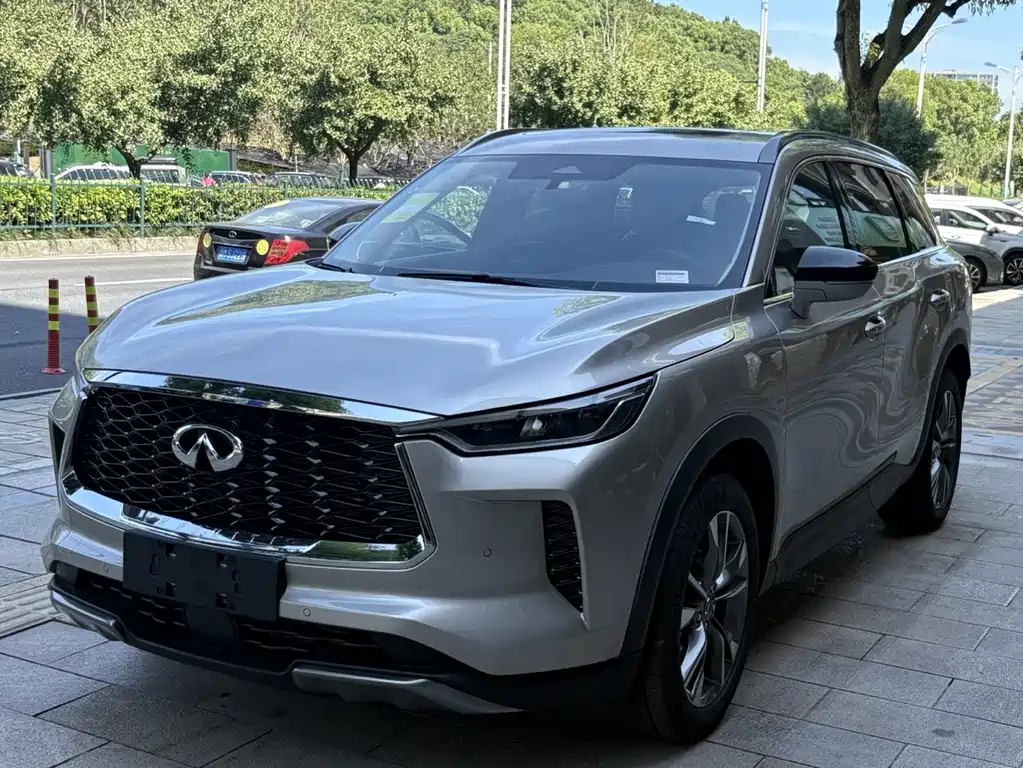 Infiniti QX60 2024 2.0T с полным приводом Deluxe Edition