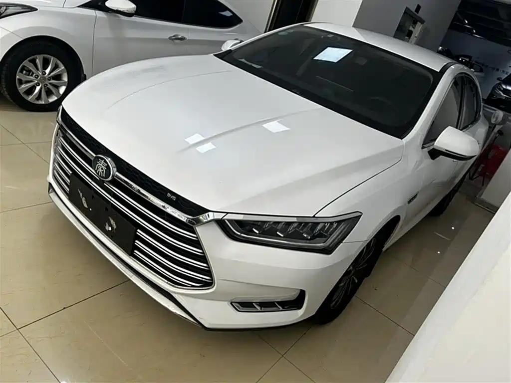 Автопилотная версия Qin Pro New Energy 2019 DM 1.5 TI