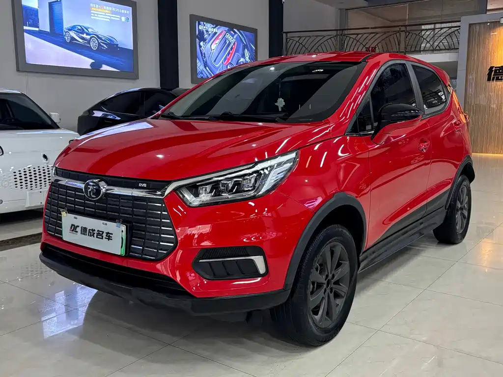 Ведущая модель Yuanxin Energy 2019 EV360 Zhilian