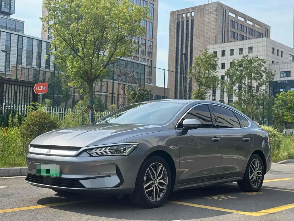 Qin PLUS 2021 EV 500 км Премиум-класса