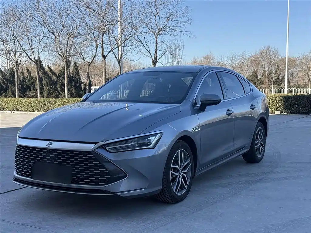 Флагманская модель Qin Plus 2021 DM-i длиной 55 км