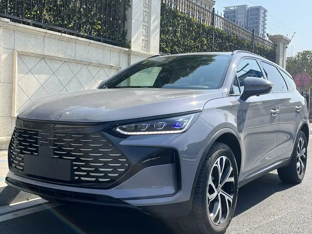 Флагманская модель Tangxin Energy 2025 DM-i длиной 115 км в провинции Юньнань