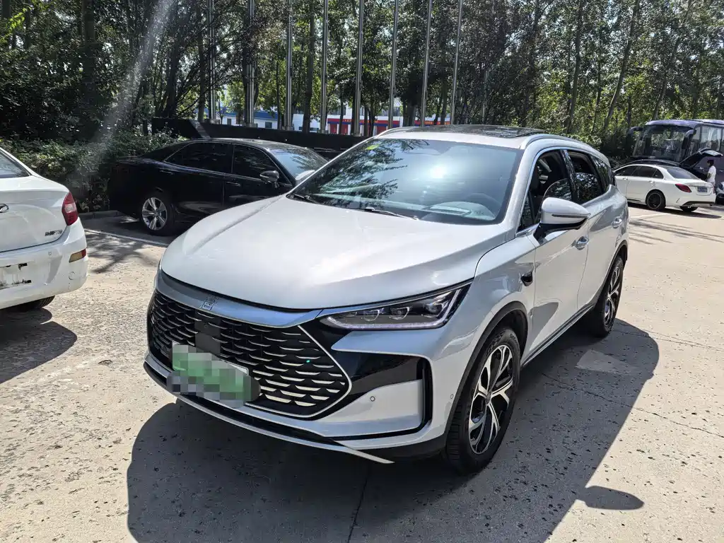 Флагманская модель Tangxin Energy 2025 Smart Driving версии DM-i длиной 115 км