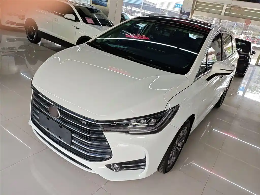 Song MAX 2019 1.5T automatic Zhilian Ruijin type 6-seater Country VI