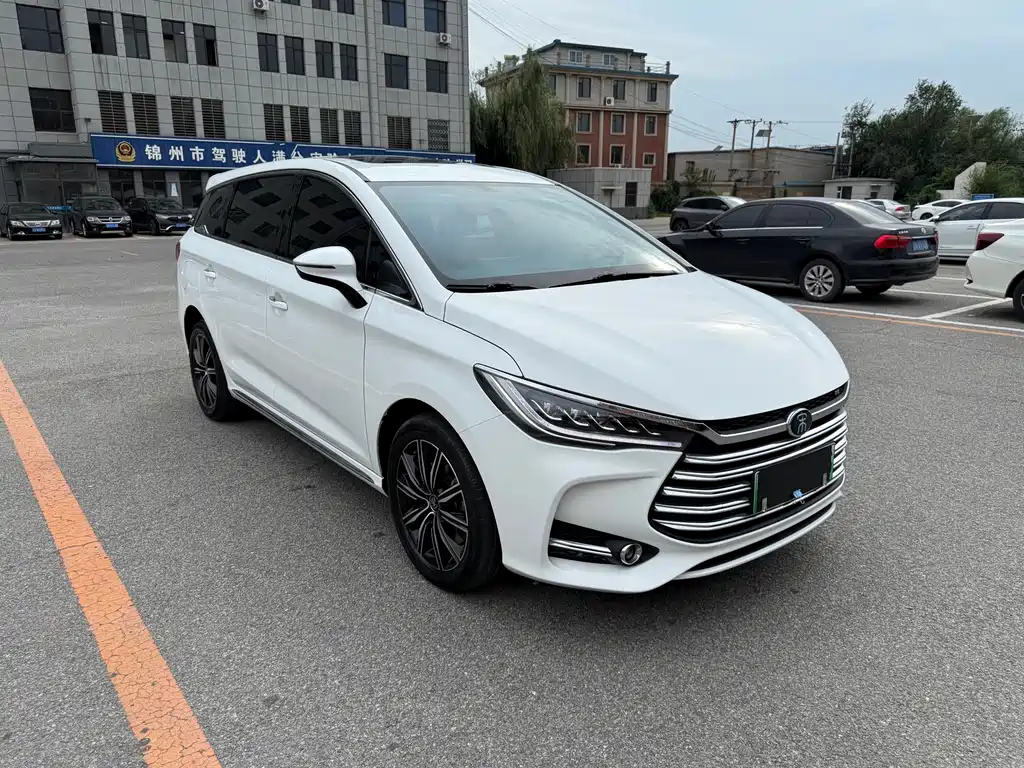 Song Max New Energy 2019 DM 1,5T Zhilian Zhishang 7-местный National V