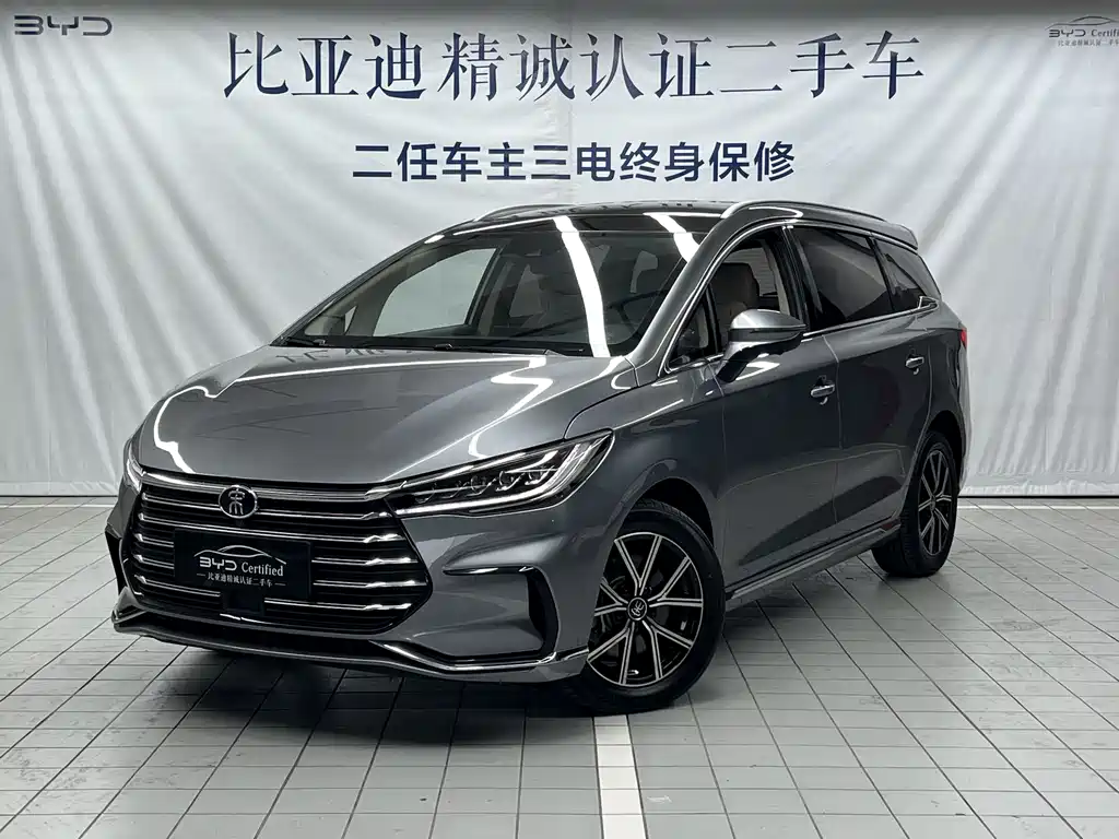 Флагманская модель Song Max New Energy 2022 DM-i длиной 105 км