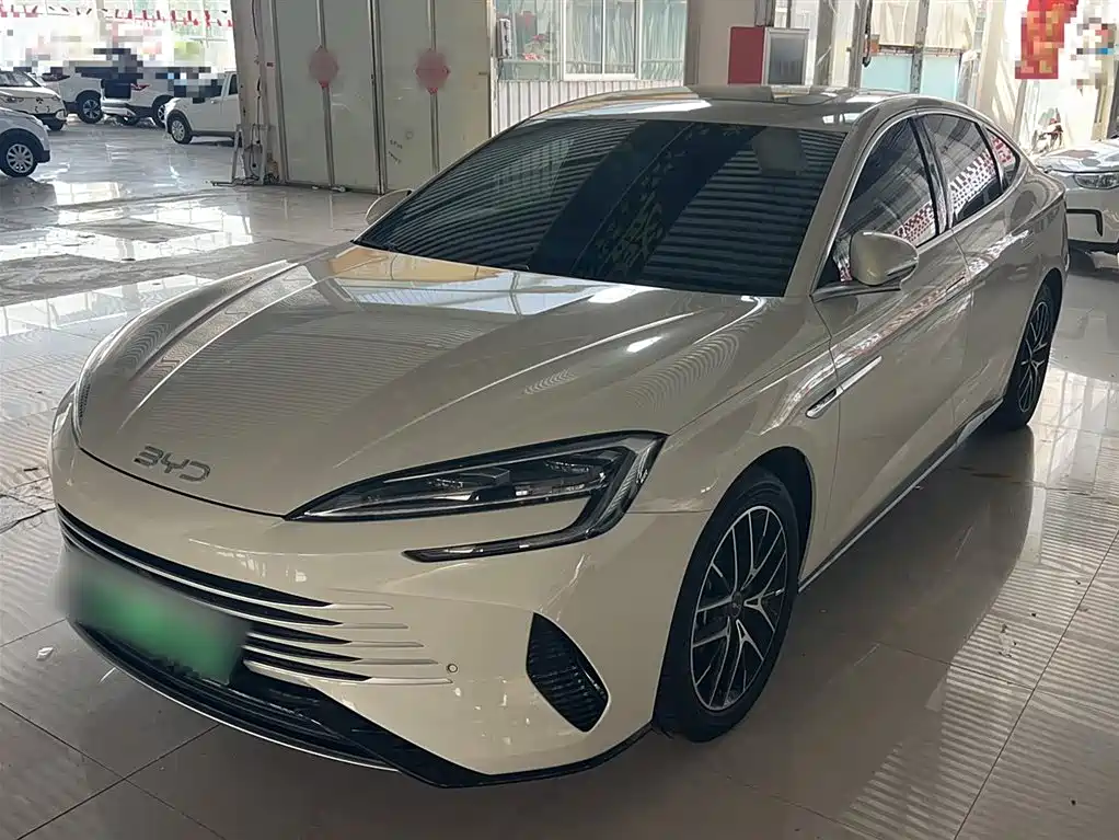 Уплотнение 07 DM-i 2025 DM-i 1,5л 125 км класса люкс