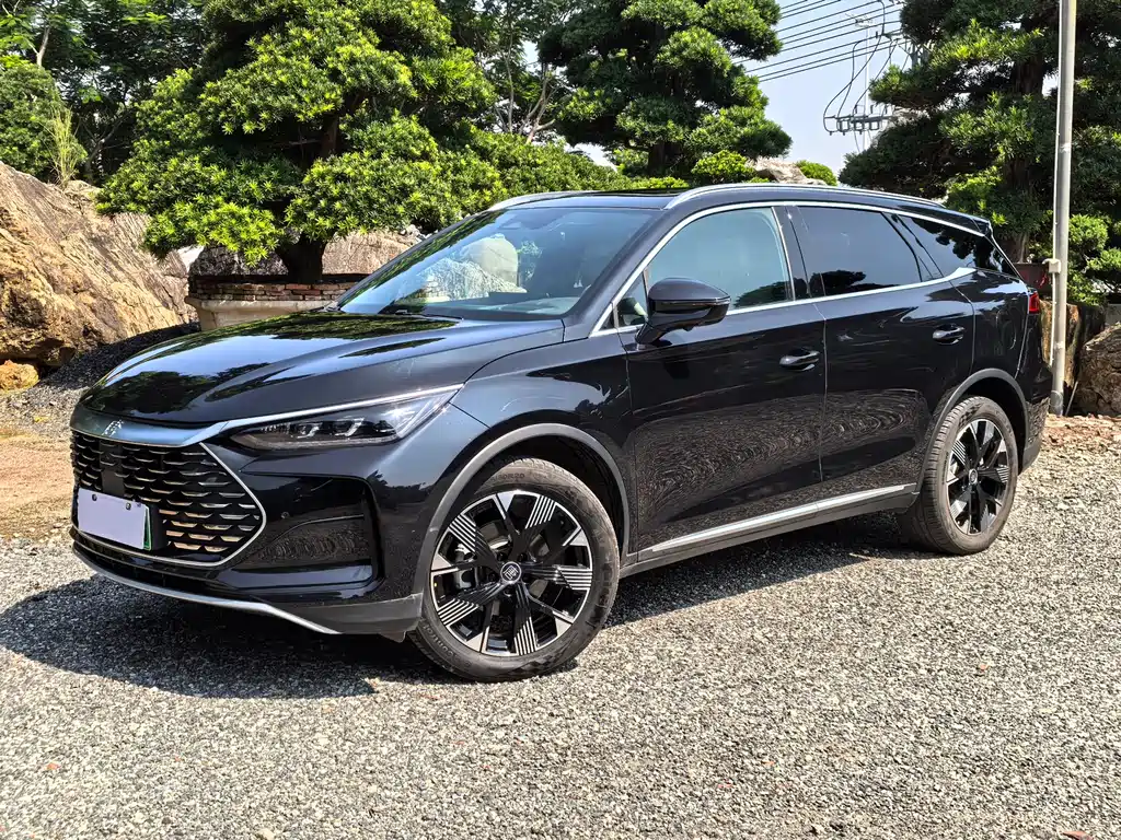 Флагманская модель Tangxin Energy 2024 DM-i Glory Edition протяженностью 112 км