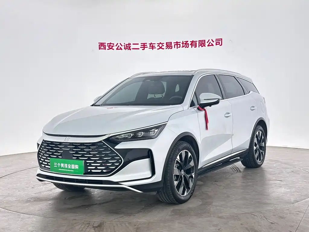 Флагманская модель Tangxin Energy 2024 DM-i Glory Edition протяженностью 112 км