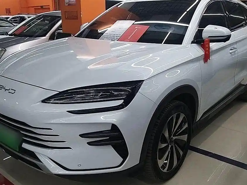 Song PLUS New Energy 2023 Champion Edition DM-i 110 КМ Флагманский автомобиль PLUS