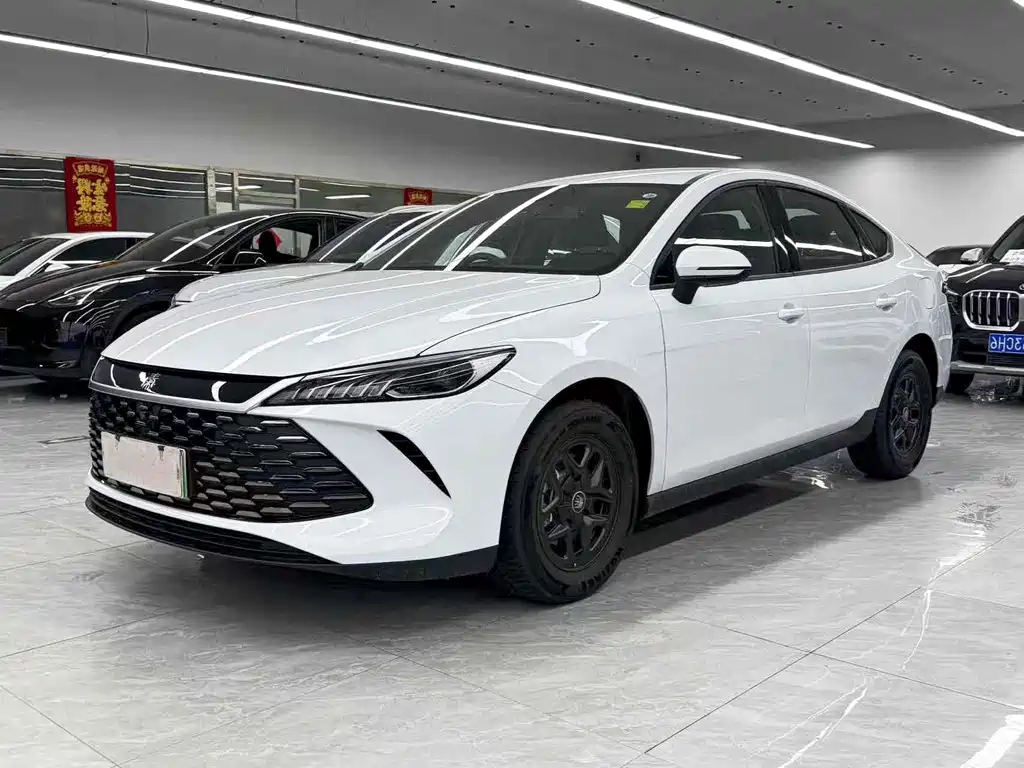 Qin PLUS 2025 DM-i Версия для интеллектуального вождения, ведущий тип на 55 км