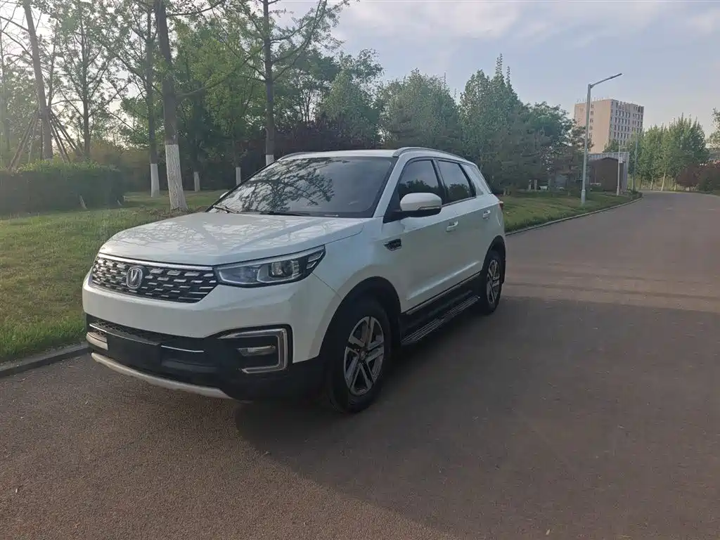 Changan CS55 2019 1.5T automatic dazzling color type country VI