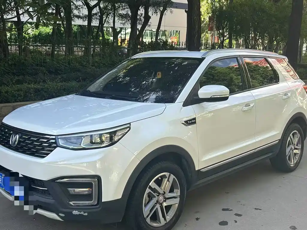 Changan CS55 2019 1.5T automatic dazzling color type country VI