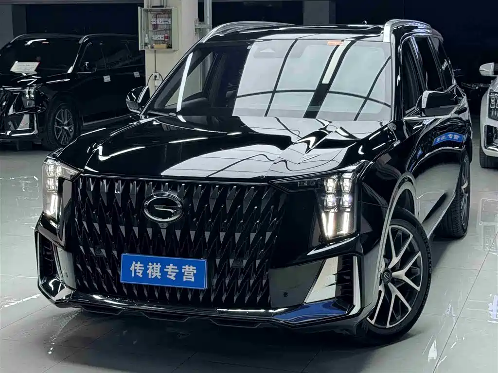 Trumpchi GS8 2022 двухмоторный седан серии 2.0TM с полным приводом Премиум-класса (шесть мест)