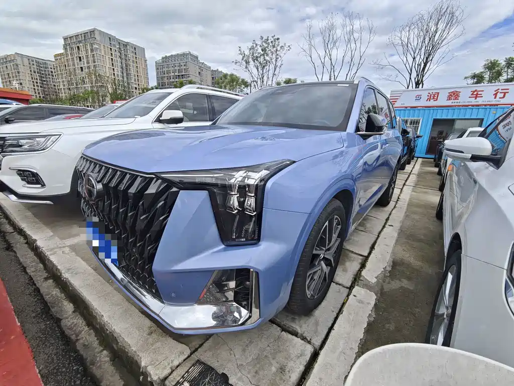 Trumpchi GS8 2022 двухмоторный седан серии 2.0TM с полным приводом Премиум-класса (семиместный)