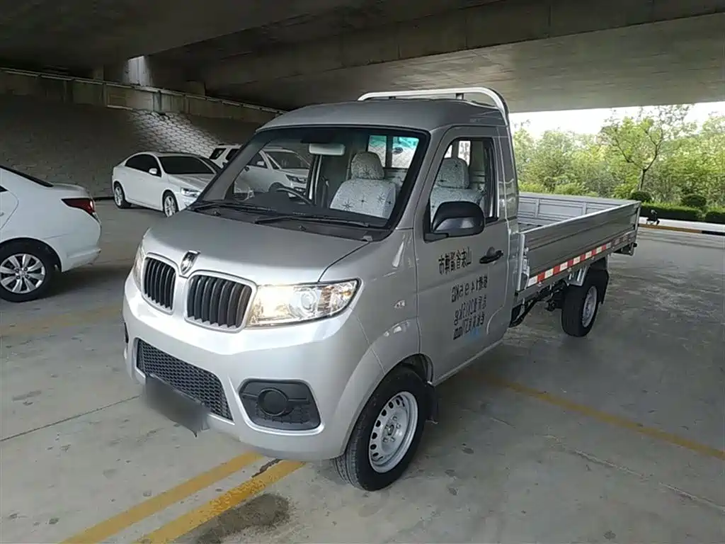 Jinbei T3 2023 модель 1,5 л Super Exclusive однорядный 3,1 метра